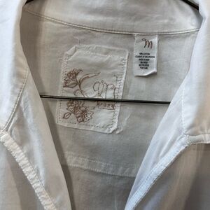 girl krazy White Shirt with Brown Floral Patch